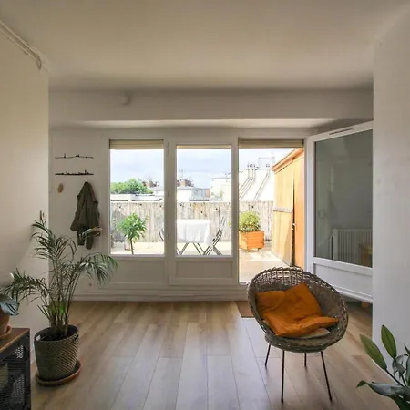 Apartment Nice 37M With Large Terrace In Paris